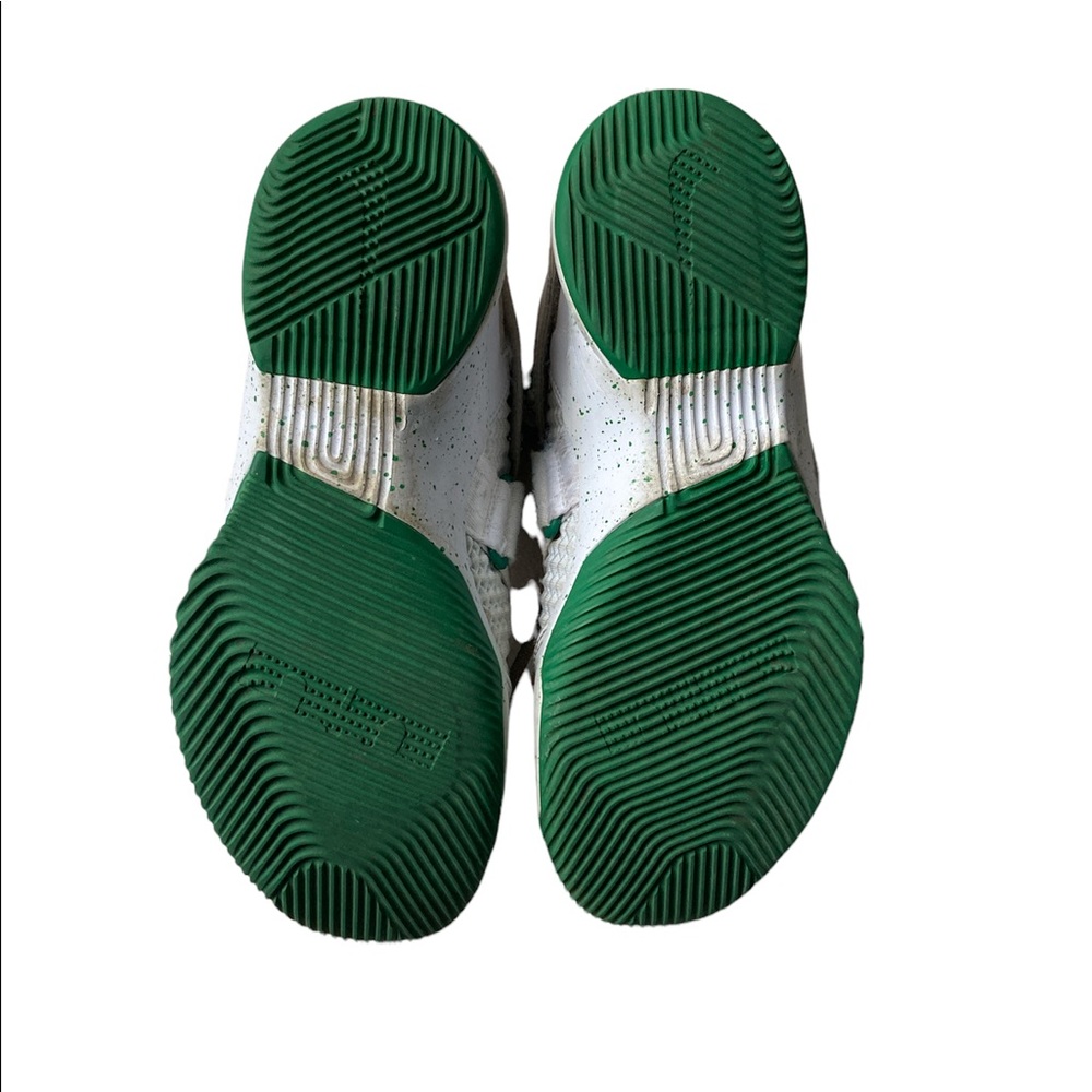 (Sold) Nike Lebron Soldier XII Irish, Size 9 - Picture 5 of 8